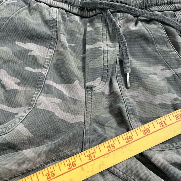 Athleta Camo Farallon Jogger Casual Athleisure Women's Size 2 - Picture 7 of 8